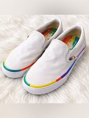 Vans unisex White Slip-On Pride Sneakers Rainbow Trim,